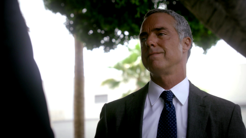 Bosch.S01E01.013.png