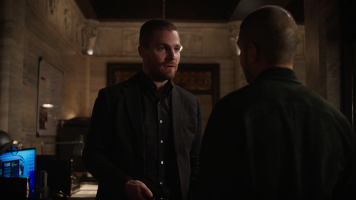 Arrow.S07E14.Brothers.and.Sisters.720p.NF.WEB DL.DDP5.1.x264 CasStudio.mkv snapshot 01.52.112