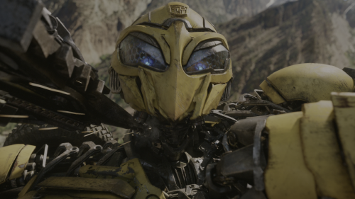 Bumblebee.2018.UHD.BluRay.2160p.TrueHD.Atmos.7.1.HEVC.REMUX-FraMeSToR-002.png