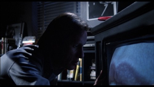 Videodrome.1983.Criterion.Collection.Unrated.Cut.1080p.BluRay.AVC.LPCM.1.0-DiYHDHome.00274.m2ts.scr07.jpg