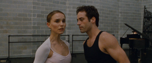 Black.Swan.2010.BluRay.1080p.DTS-HD.MA-5.1.x265.10bit-CHD.mkv_20190916_000849.645.png