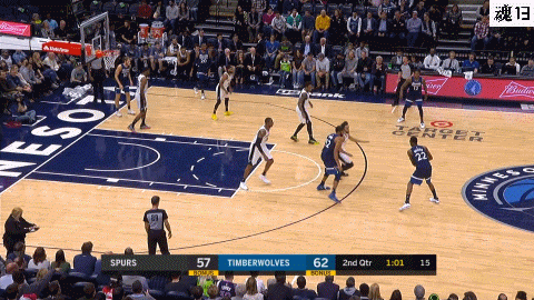 8-driving-left-lay-up.gif