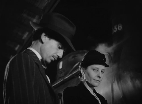 Crisis.1946.BluRay.1080p.LPCM1.0.x264-CHD.mkv_20191205_161523.508.png