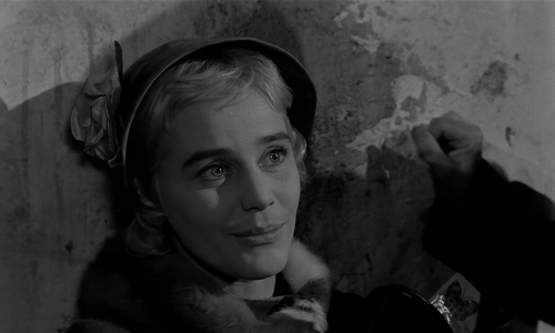 Le.Notti.Bianche.1957.BluRay.1080p.DTS-HDMA.2.0.x264-CHD.mkv_20200402_165603.184.png