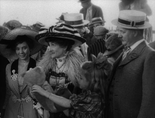 Cavalcade.1933.BluRay.1080p.DTS-HDMA1.0.x264-CHD.mkv_20200413_103109.853.png