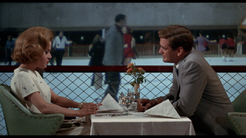 Sunday-in-New-York-1963-1080p-Blu-ray-Remux-AVC-DTS-HD-MA-2.0-LHD.mkv_20200810_212217.067.png