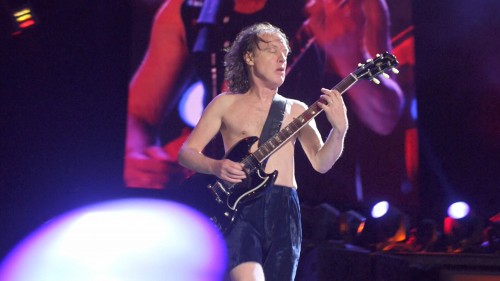 ACDC---Live-At-River-Plate-2011-BDRip-1080p.mkv_20210409_144442.796.jpg