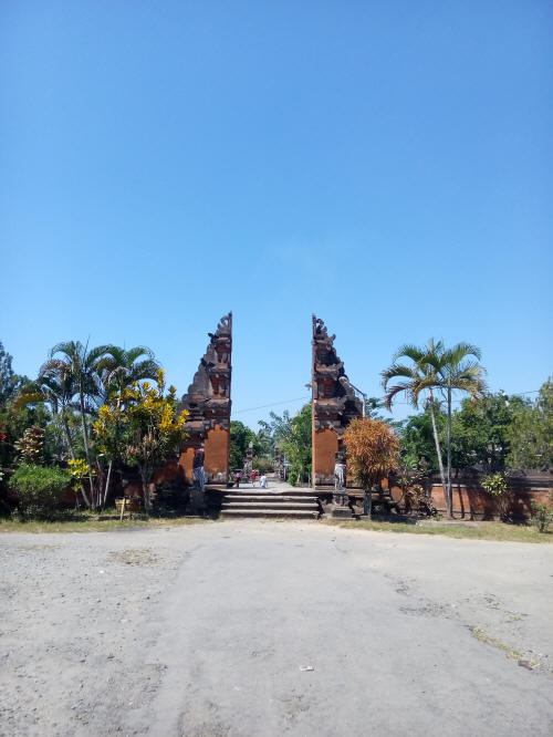 lingsar-temple-tour-big---.jpg